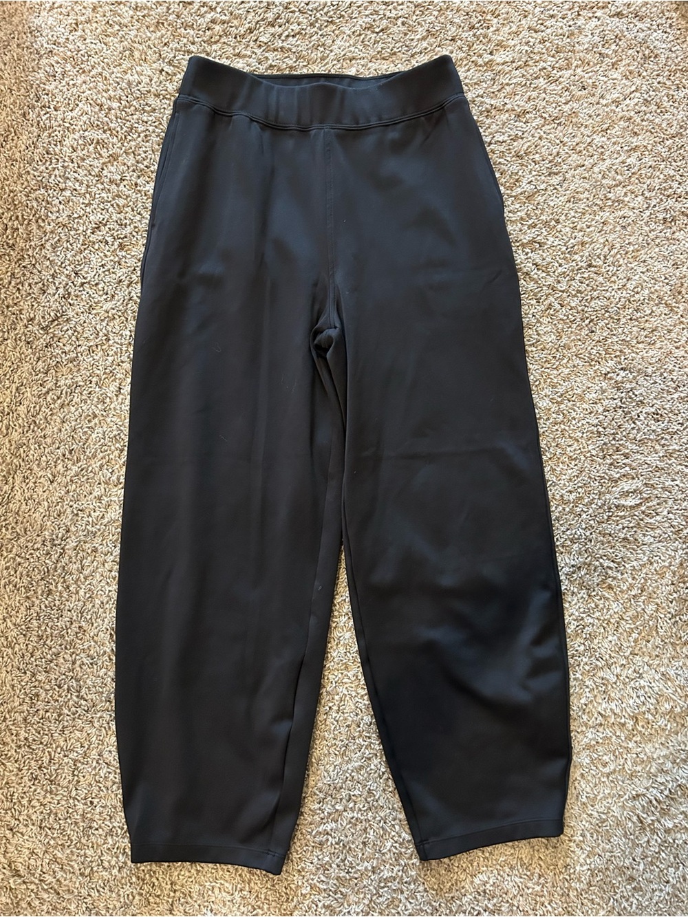 Women’s Fleece Lined Barrel Ankle Sweatpants